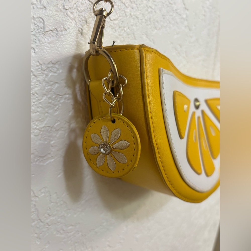 🍋 Women Lemon Slice Shape PU Leather Mini Cross Body Bag Shoulder Chain Bag - Picture 5 of 16